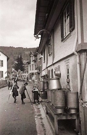 Chlauseslä in den 1930er Jahren des letzten Jahrhunderts in der Höfnerstrasse